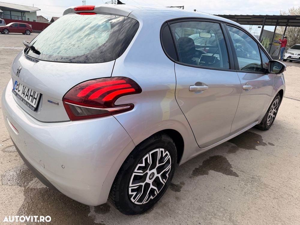 Peugeot 208 82 PureTech Style - 6