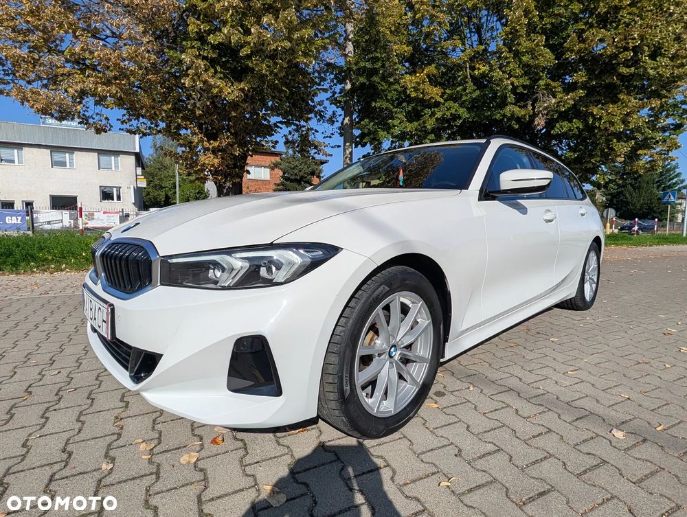 BMW Seria 3 318i Sport Line