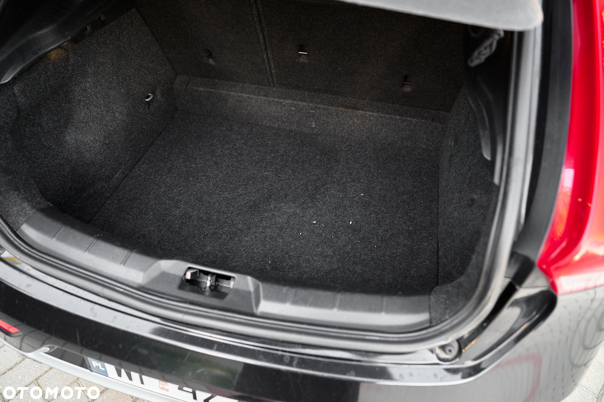 Volvo V40 D2 R-Design - 18