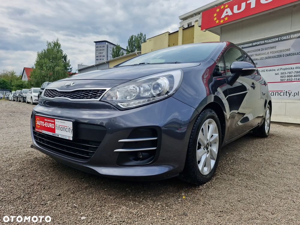 Kia Rio 1.2 L - 1