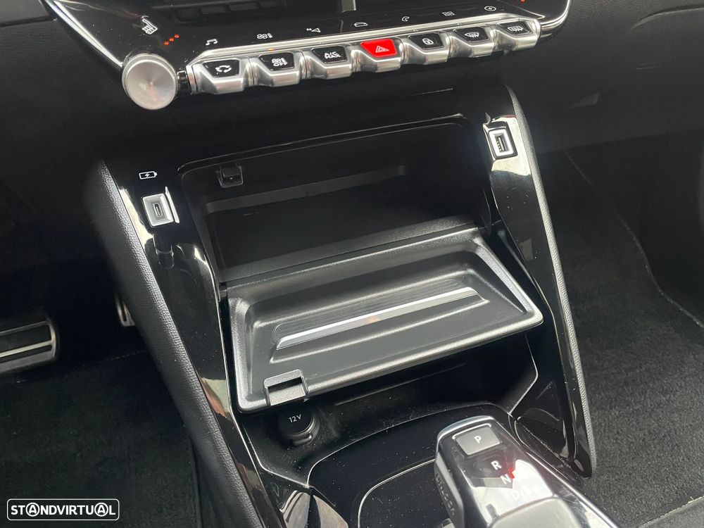 Peugeot e-2008 GT Pack - 36