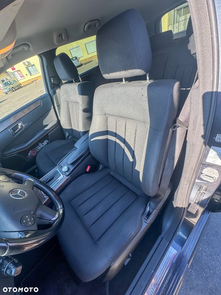 Mercedes-Benz Klasa E 200 T BlueEFFICIENCY 7G-TRONIC Elegance - 12