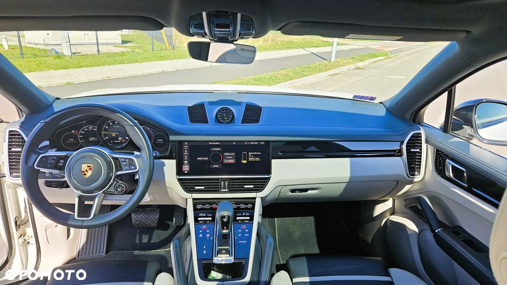 Porsche Cayenne Coupe E-Hybrid - 8
