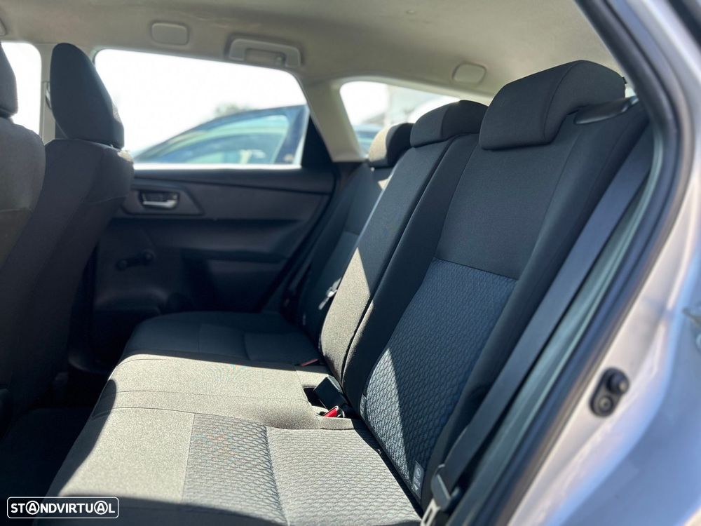 Toyota Auris Touring Sports 1.4 D-4D Comfort - 21