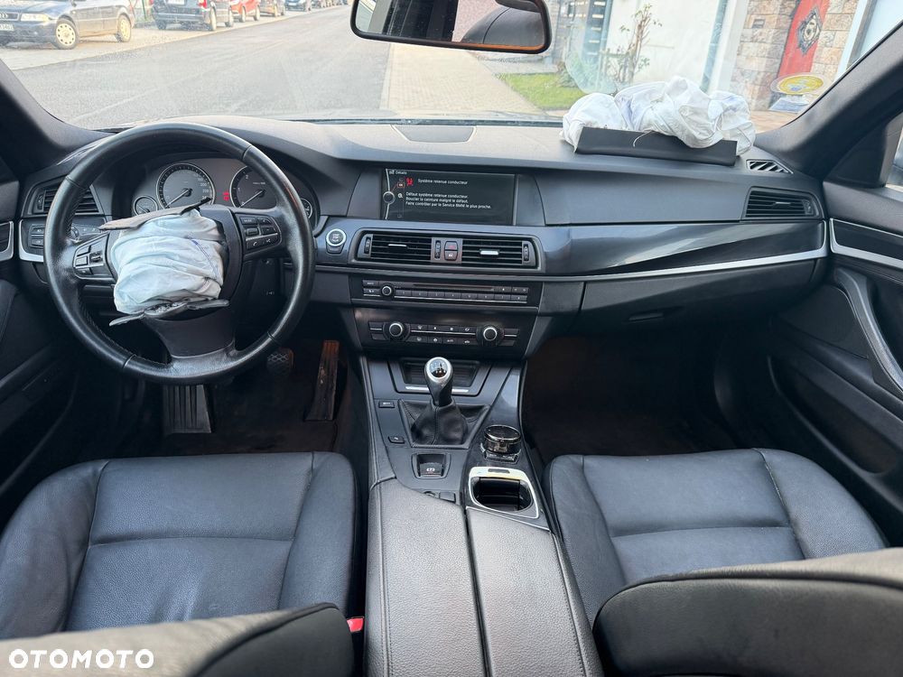 BMW Seria 5 525d - 10
