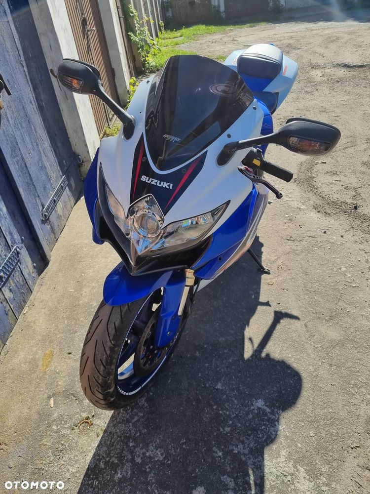 Suzuki GSX-R - 6