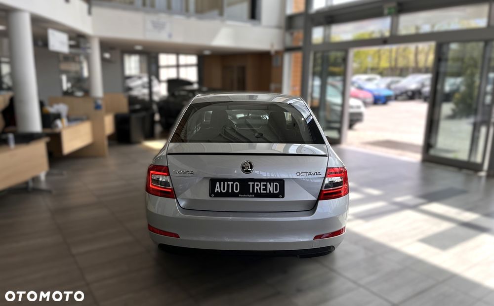 Skoda Octavia 1.5 TSI ACT Style DSG - 5