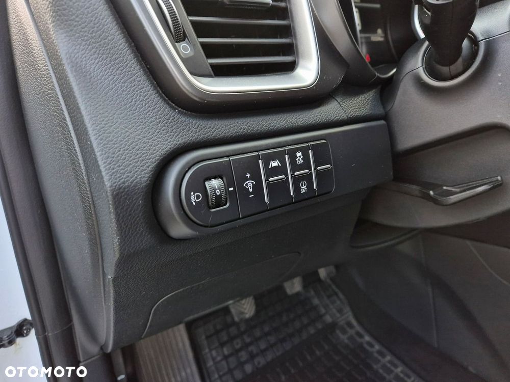 Kia Ceed 1.5 T-GDI M - 14