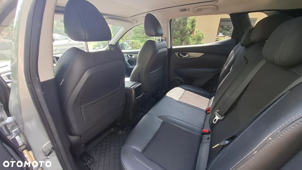 Nissan Qashqai 1.6 DCi Xtronic TEKNA - 10