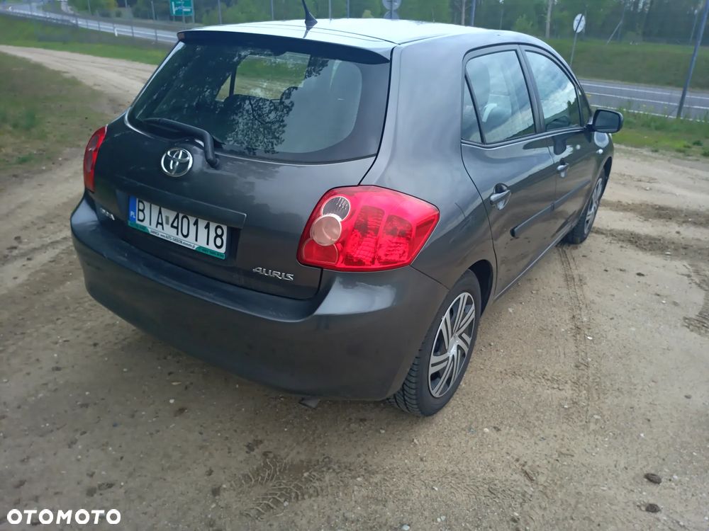 Toyota Auris 1.6 VVT-i Terra - 6