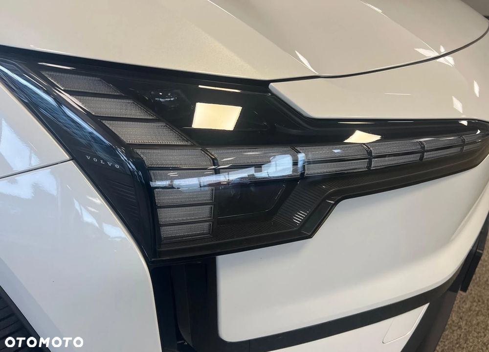 Volvo EX30 Single Motor Extended Range RWD Plus - 15