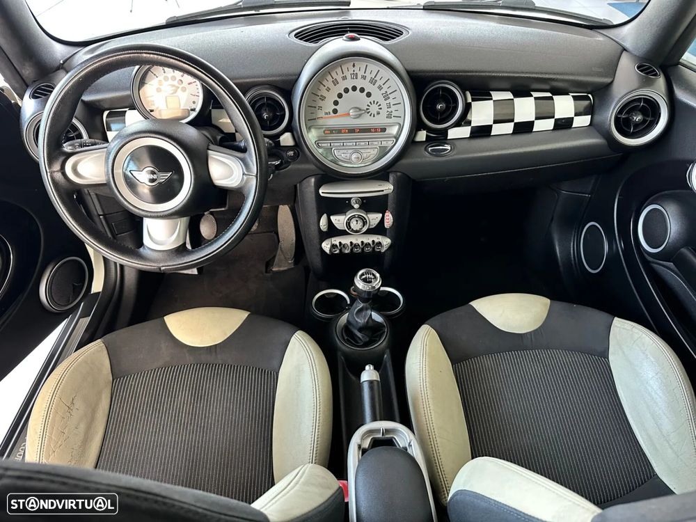 MINI 3 Portas Cooper D - 16