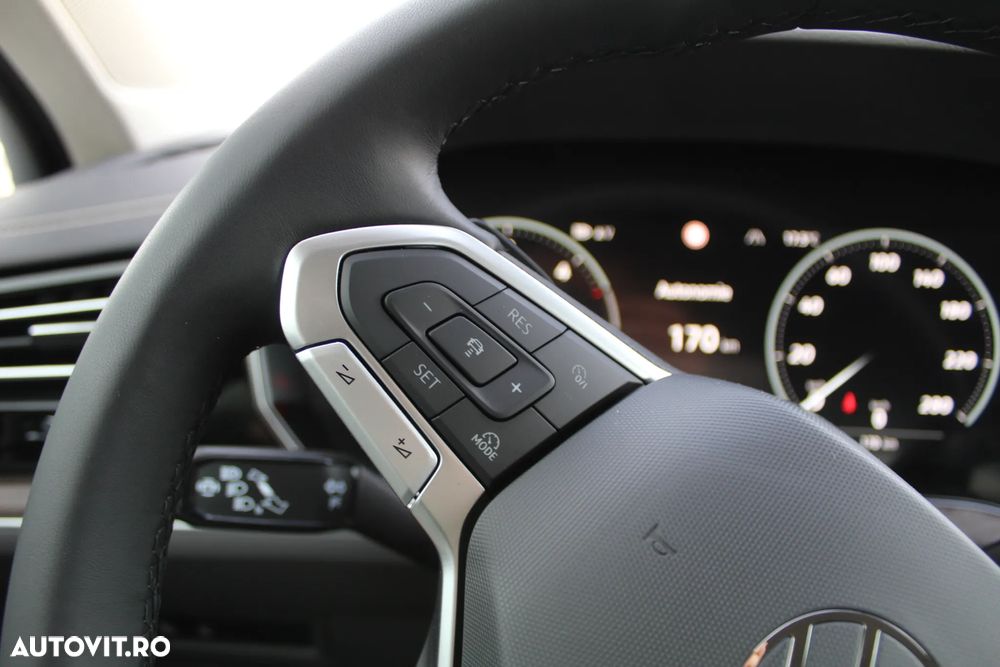 Volkswagen Touareg 3.0 V6 TDI SCR 4Motion Automatik Elegance - 32