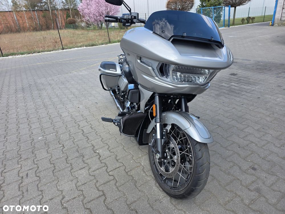 Harley-Davidson CVO Street Glide - 7