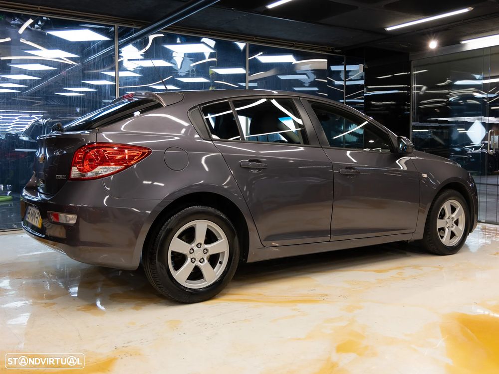 Chevrolet Cruze 1.6 LT - 5