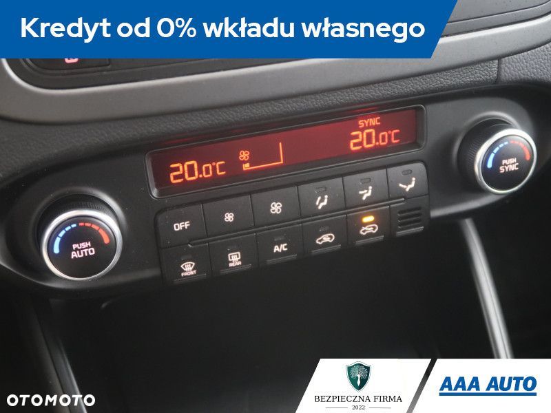 Kia Carens - 14