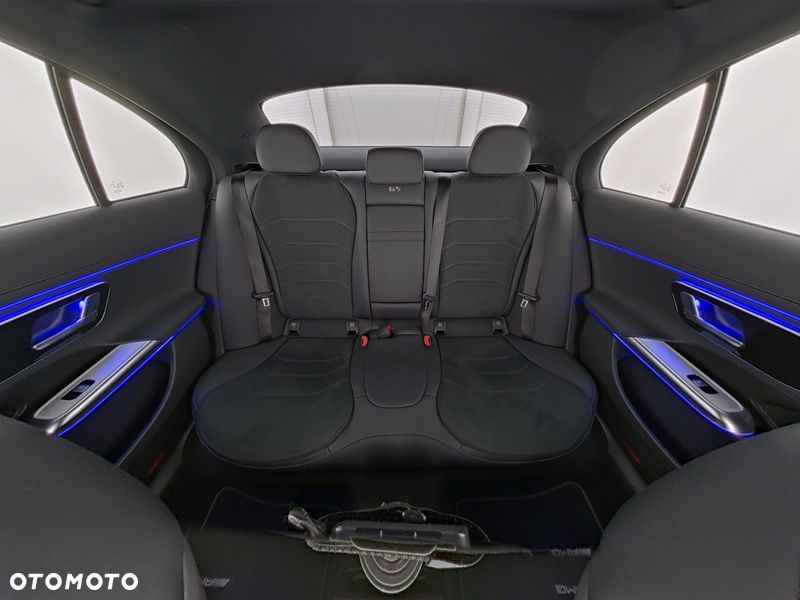 Mercedes-Benz Klasa E 300e 4Matic 9G-TRONIC Edition AMG Line - 8