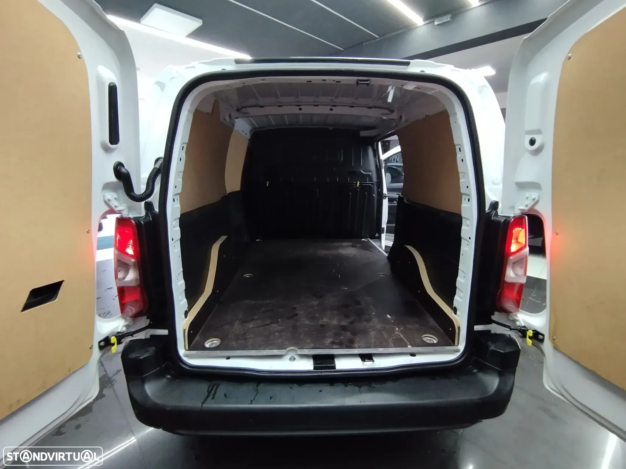 Peugeot Partner 1.5 BlueHDi Pro Standard - 11