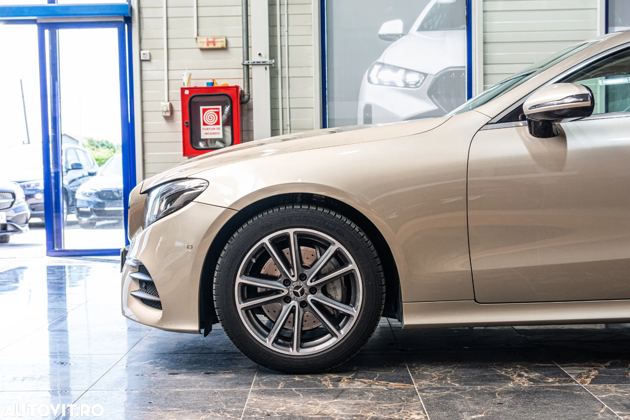 Mercedes-Benz E - 9
