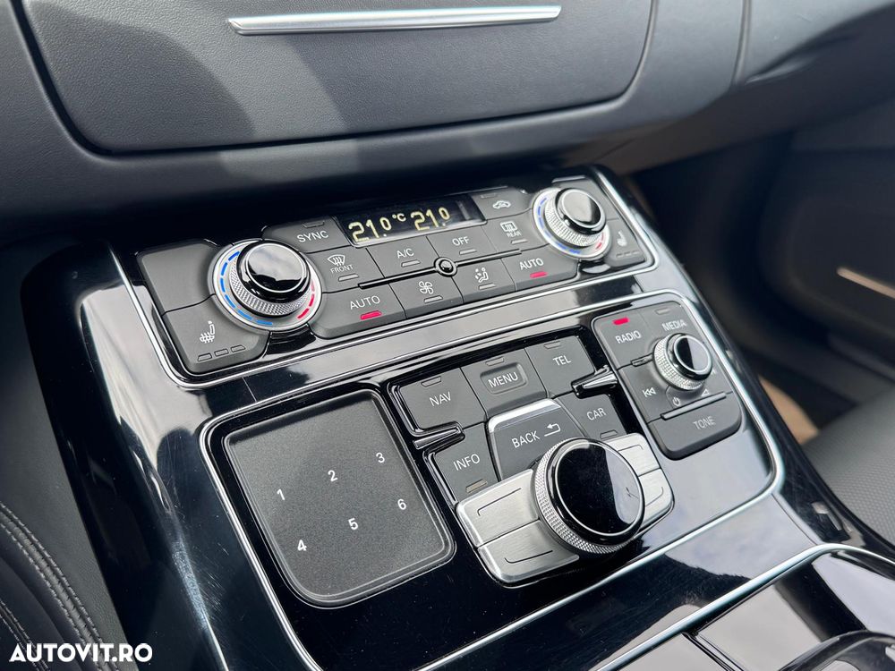 Audi S8 - 35