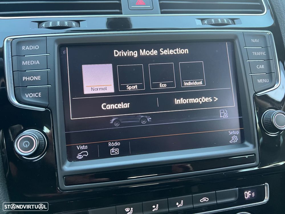 VW Golf 1.6 TDi Highline - 31