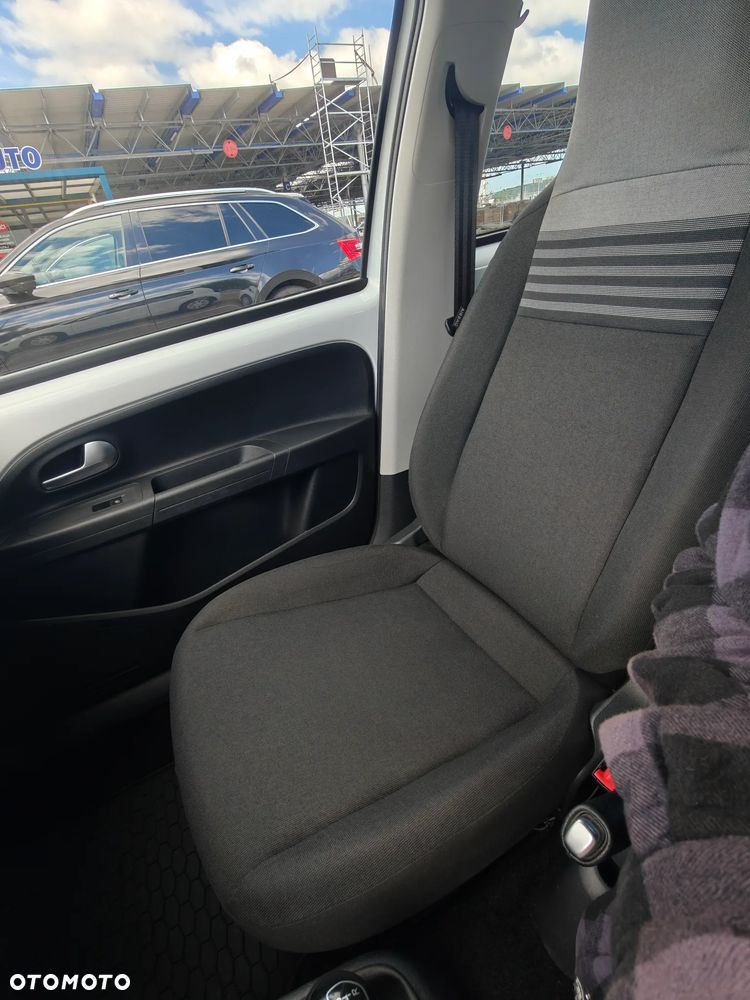 Volkswagen up! 1.0 move - 9