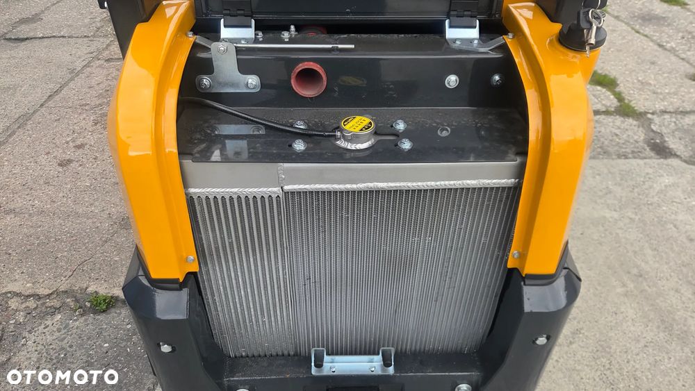 Kubota LOADER TRADER - 8