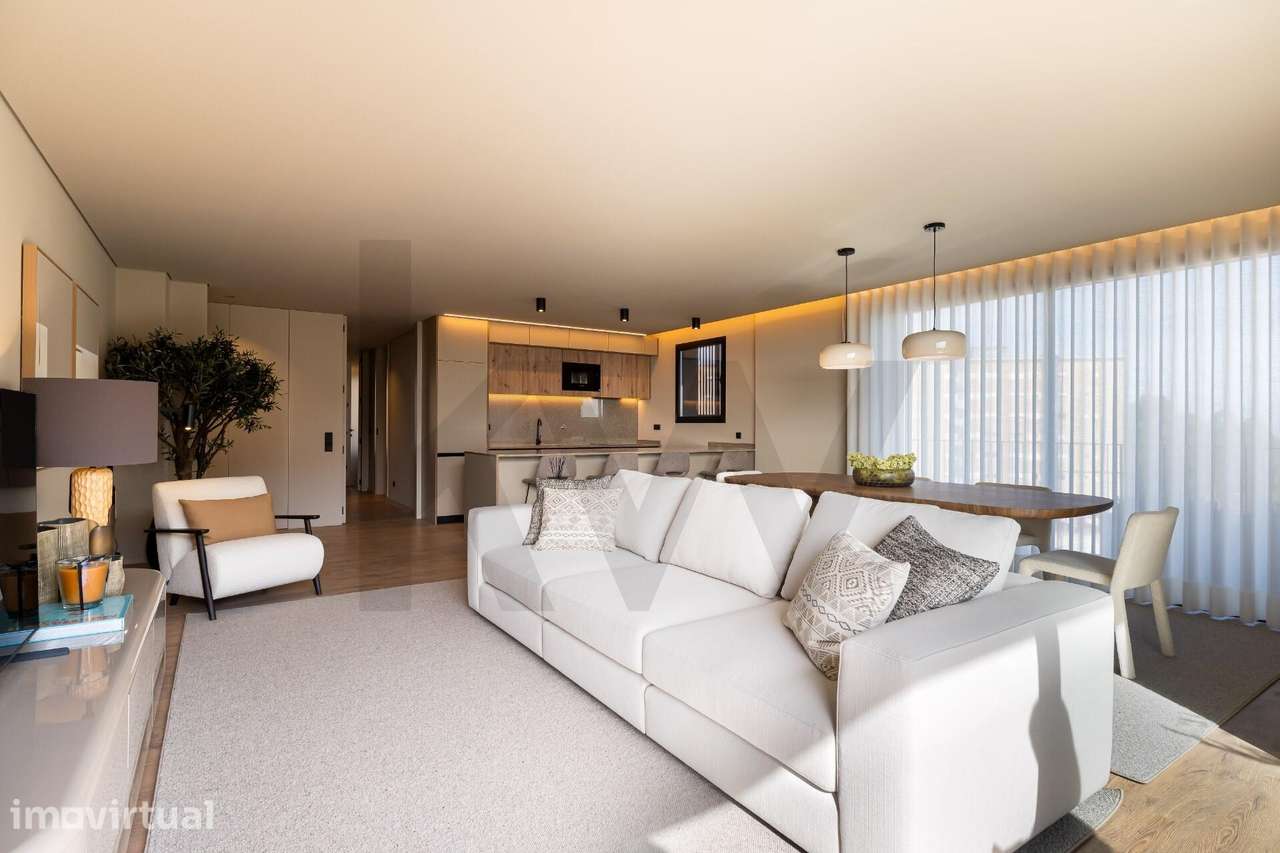 Apartamento T2 inserido no empreendimento Santos Silva em Vila Nova de - Grande imagem: 2/31