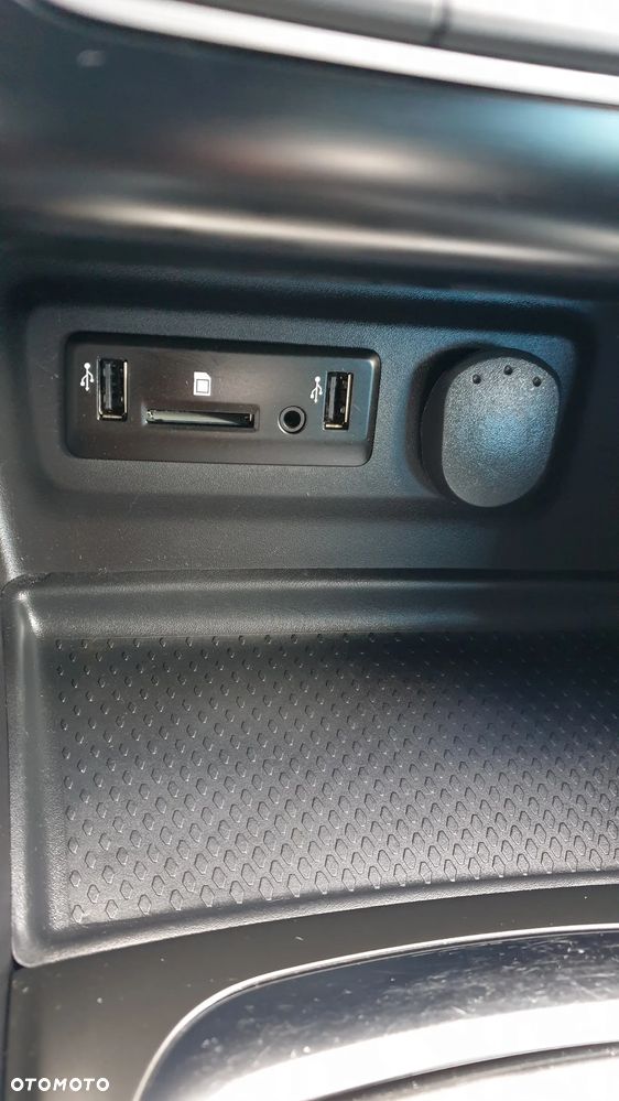 Renault Megane ENERGY TCe 130 EDC BOSE EDITION - 21