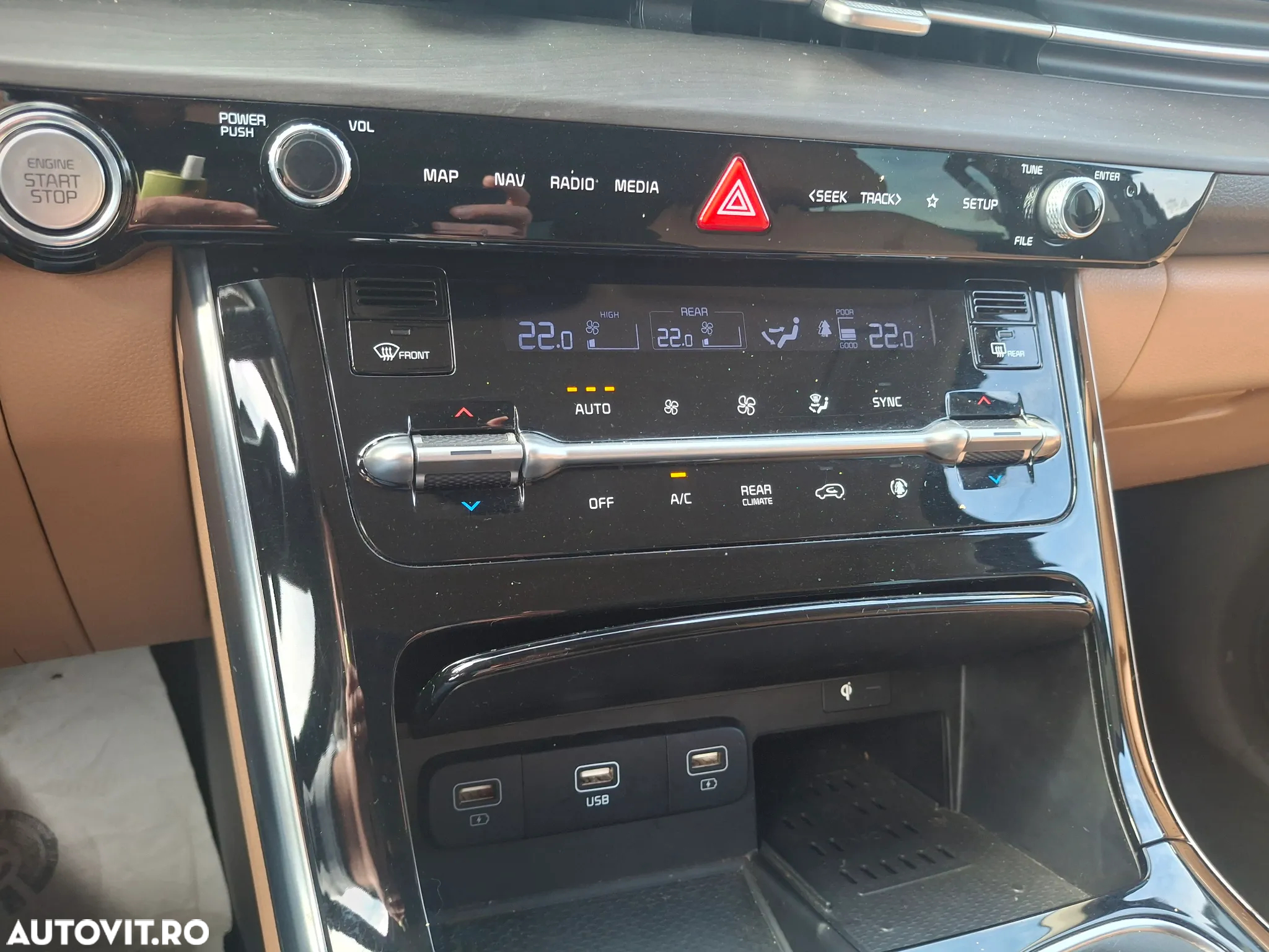 Kia Carnival - 31