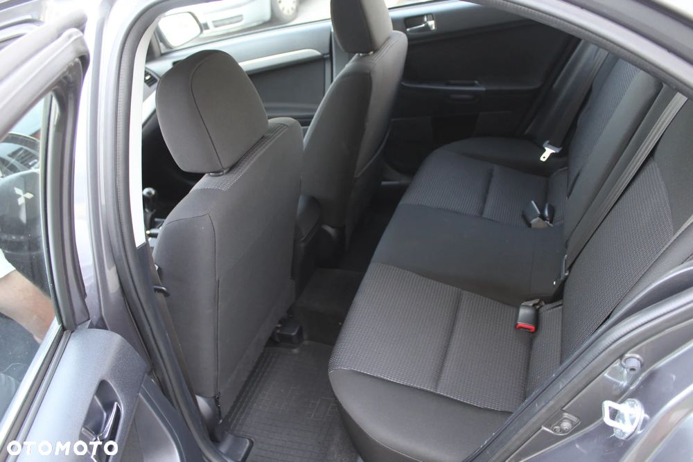 Mitsubishi Lancer 1.8 Invite - 8
