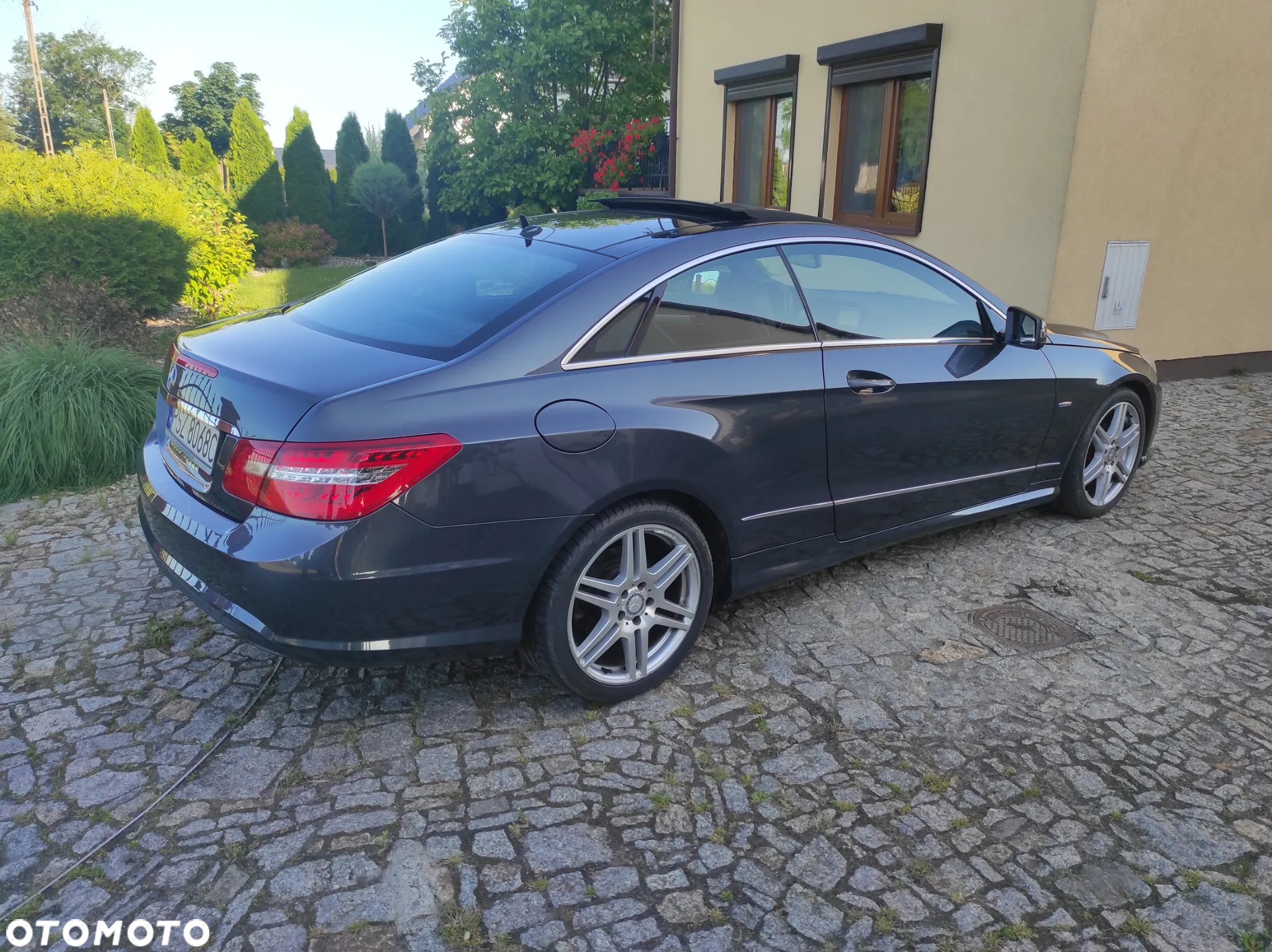 Mercedes-Benz Klasa E 200 CGI BlueEffICIENCY - 16