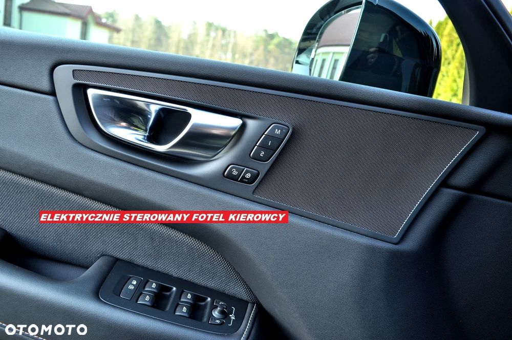 Volvo XC 60 B5 B AWD Plus Black Edition - 20