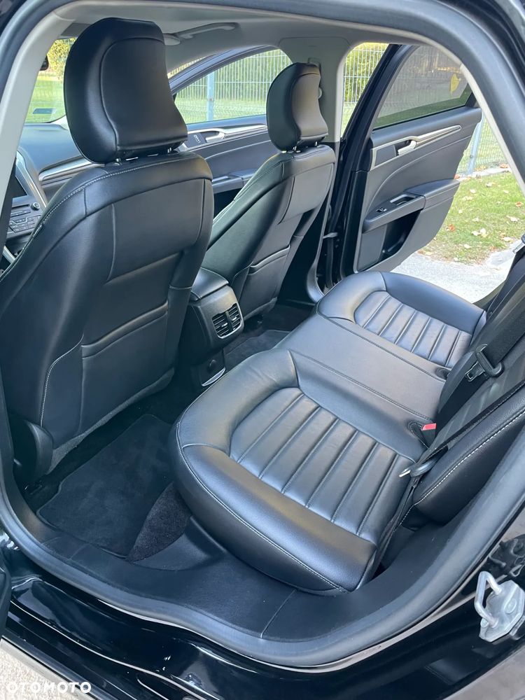 Ford Fusion - 11
