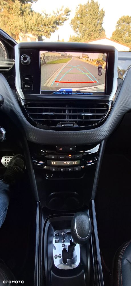 Peugeot 2008 PureTech 110 Stop&Start EAT6 GT-Line Edition - 17