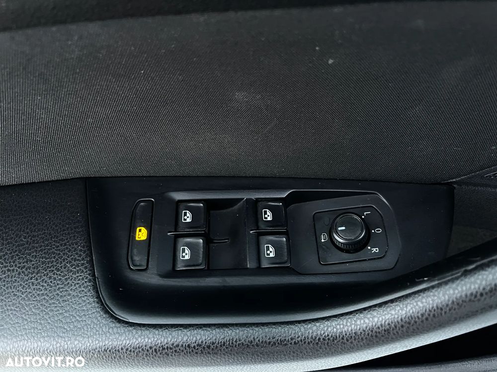 Volkswagen Passat - 25