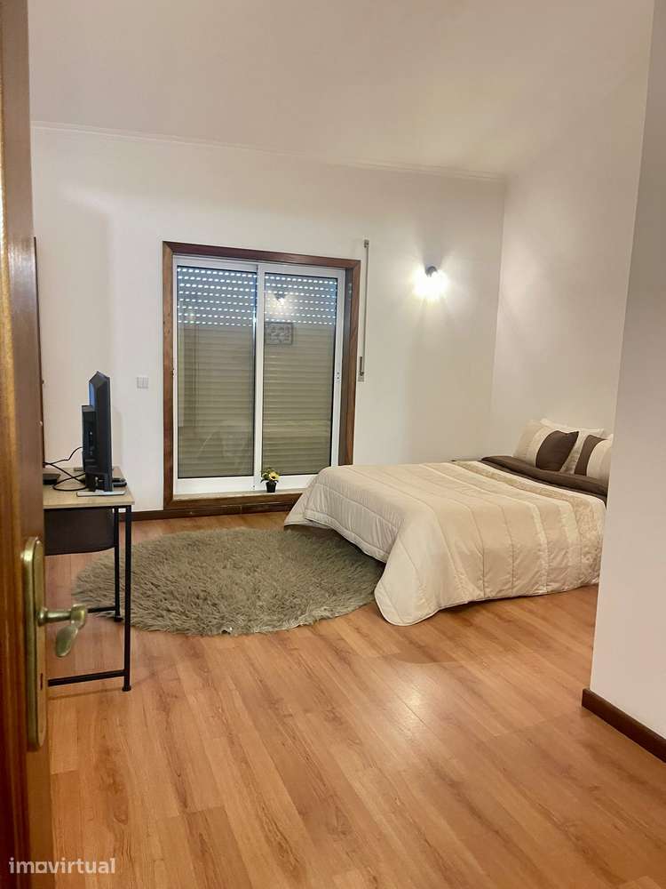 Apartamento T2 duplex com varanda e lugar de garagem - Grande imagem: 3/14