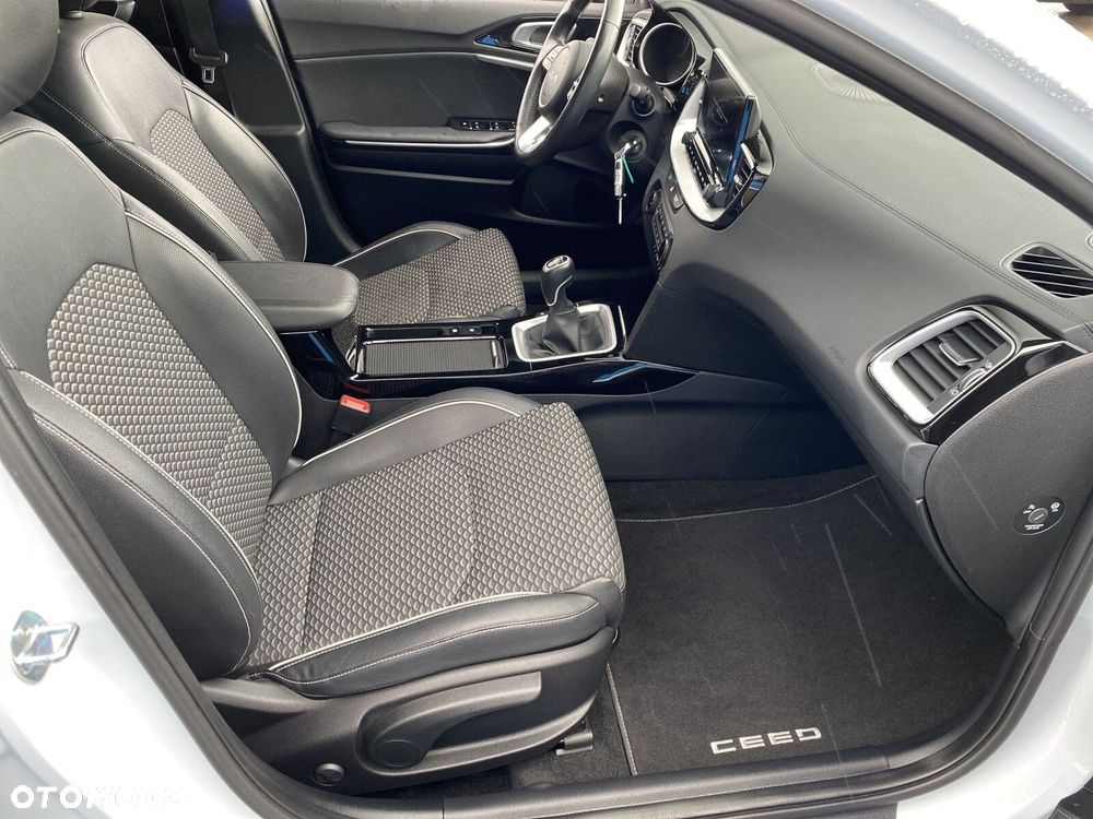 Kia Ceed - 15