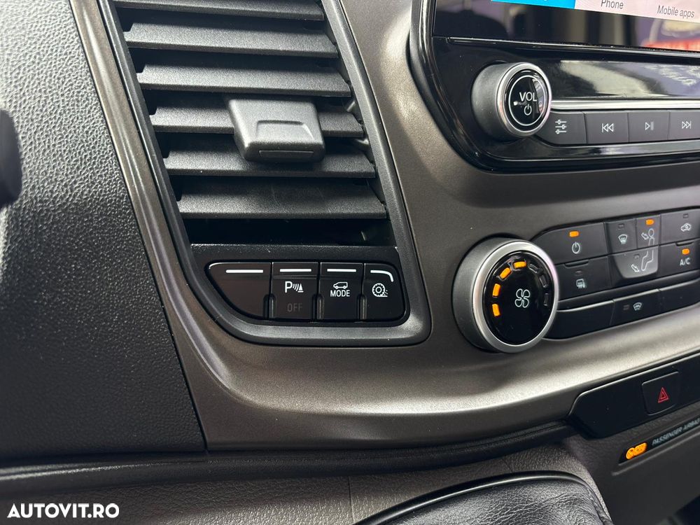Ford TRANSIT CUSTOM - 23