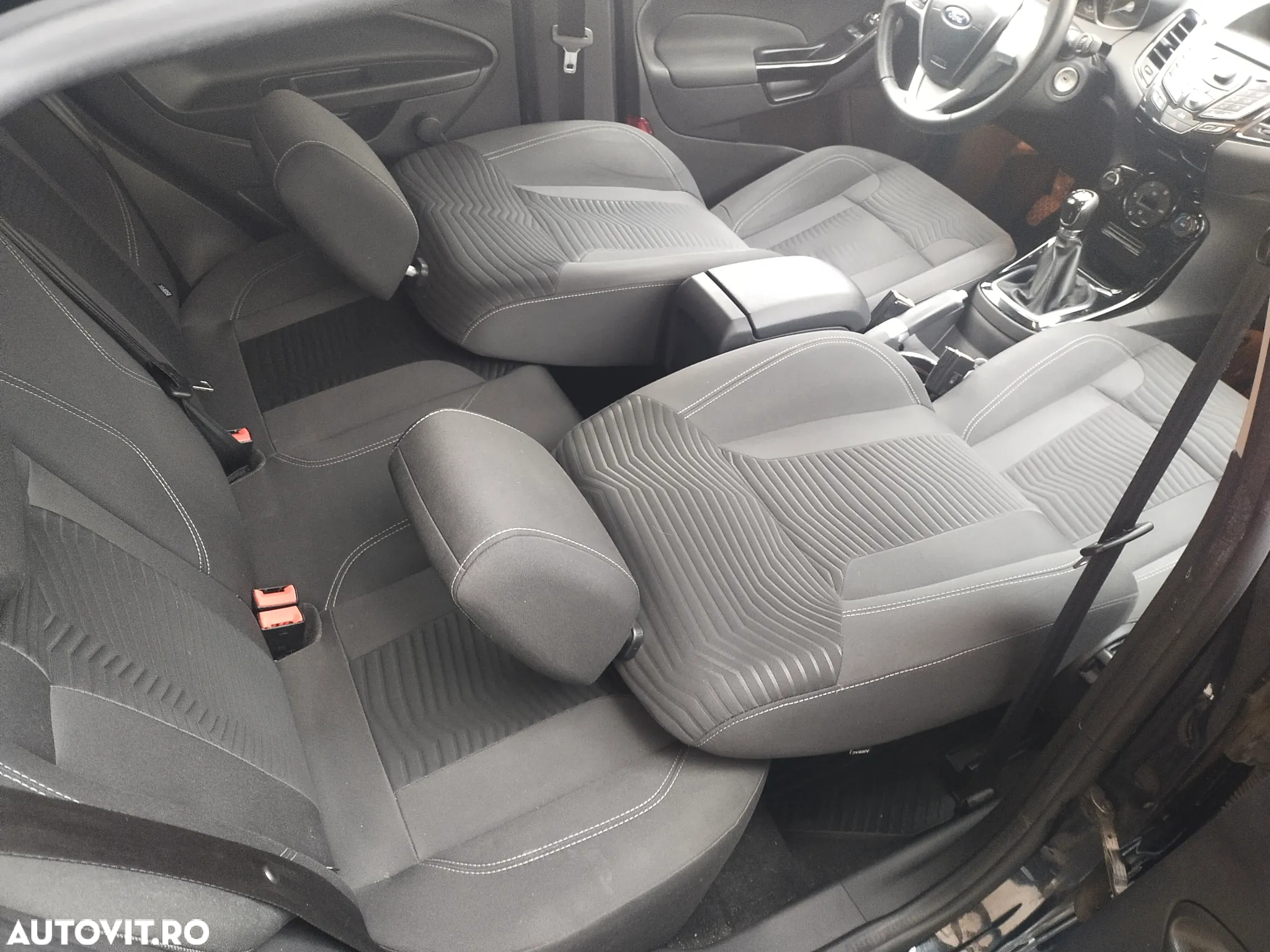 Ford Fiesta 1.6 TDCi DPF Titanium - 7