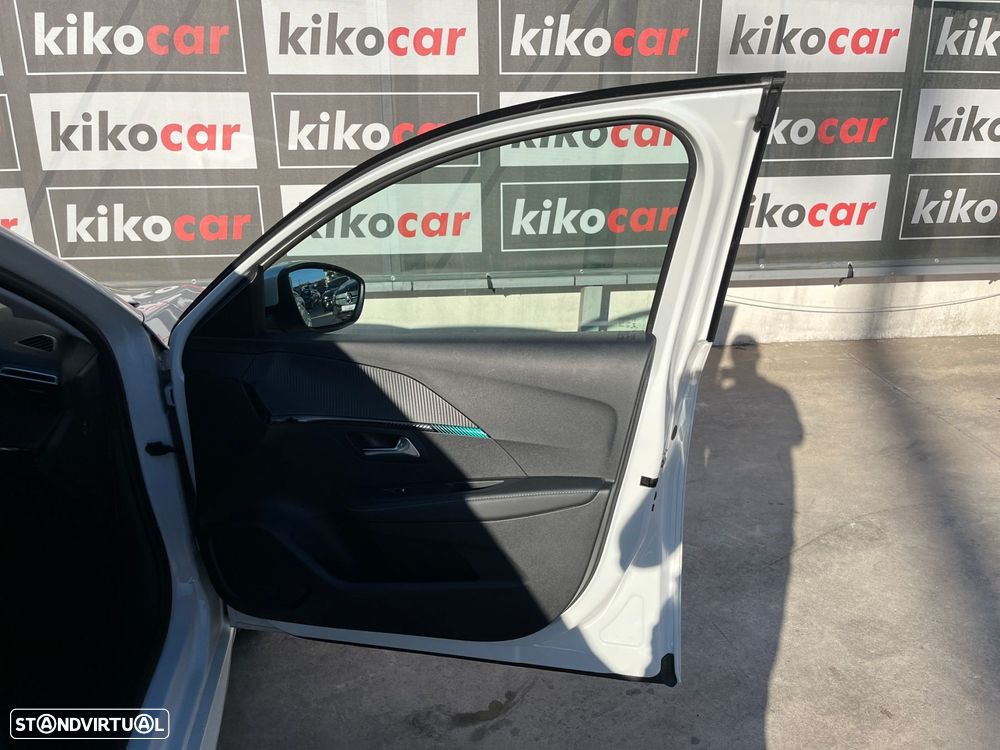 Peugeot e-208 Allure - 48
