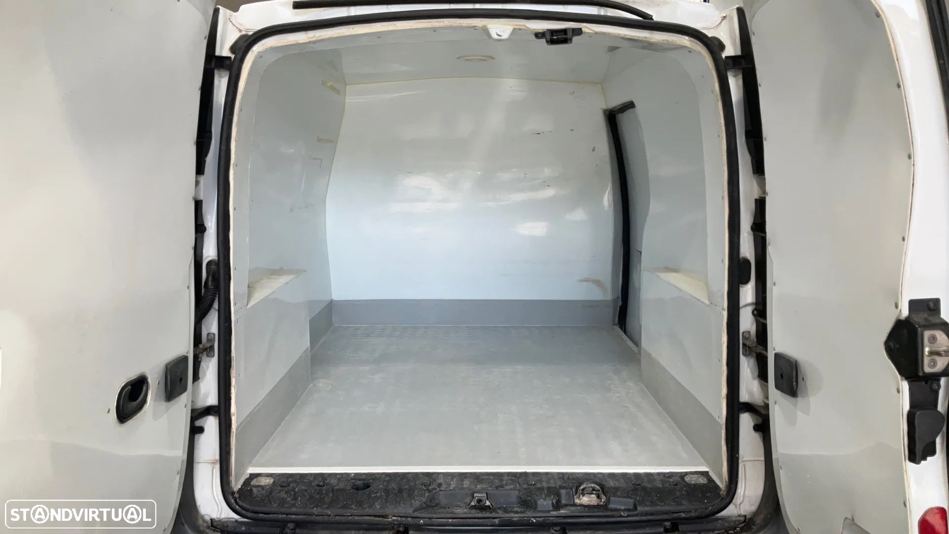 Renault Kangoo 1.5 Dci Maxi 3 Lug Fibrada - 1