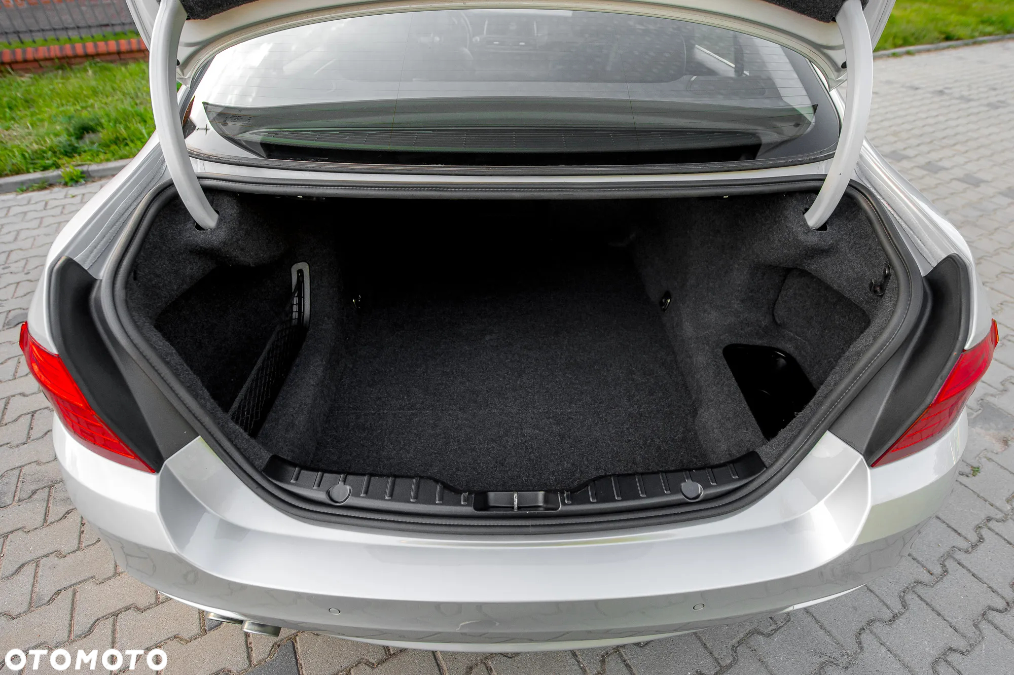 BMW Seria 5 520d xDrive - 31