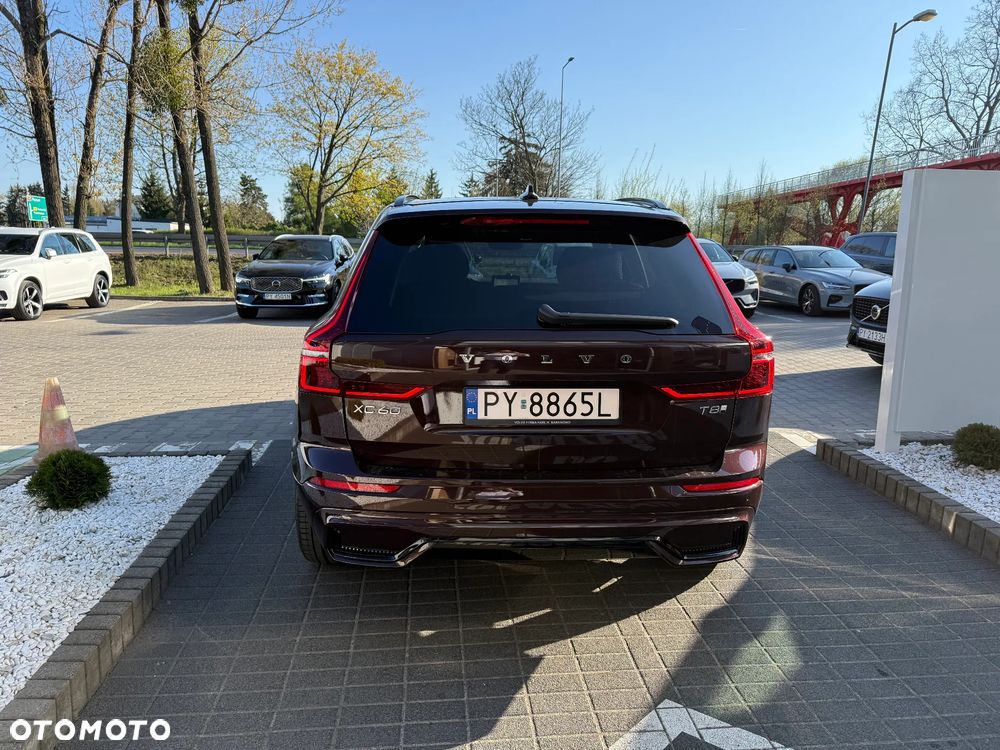 Volvo XC 60 T8 Plug-In Hybrid AWD Ultra Dark - 6