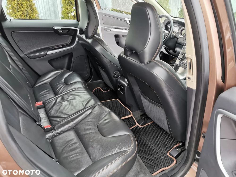 Volvo XC 60 D5 AWD Summum - 15