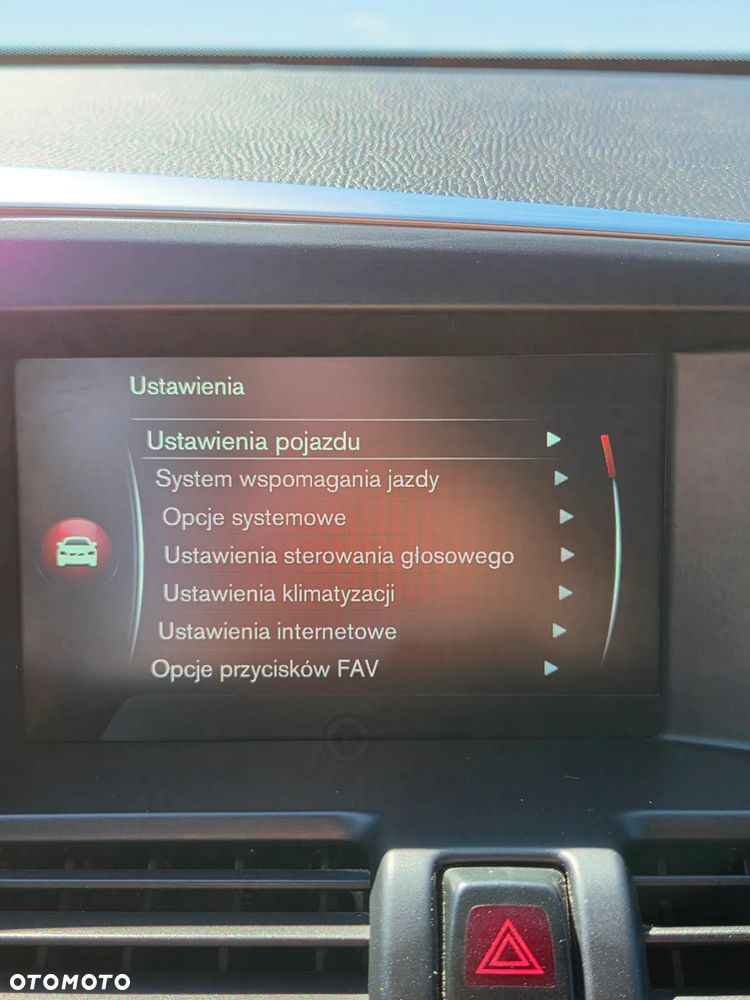 Volvo XC 60 D4 AWD R-Design Momentum - 28