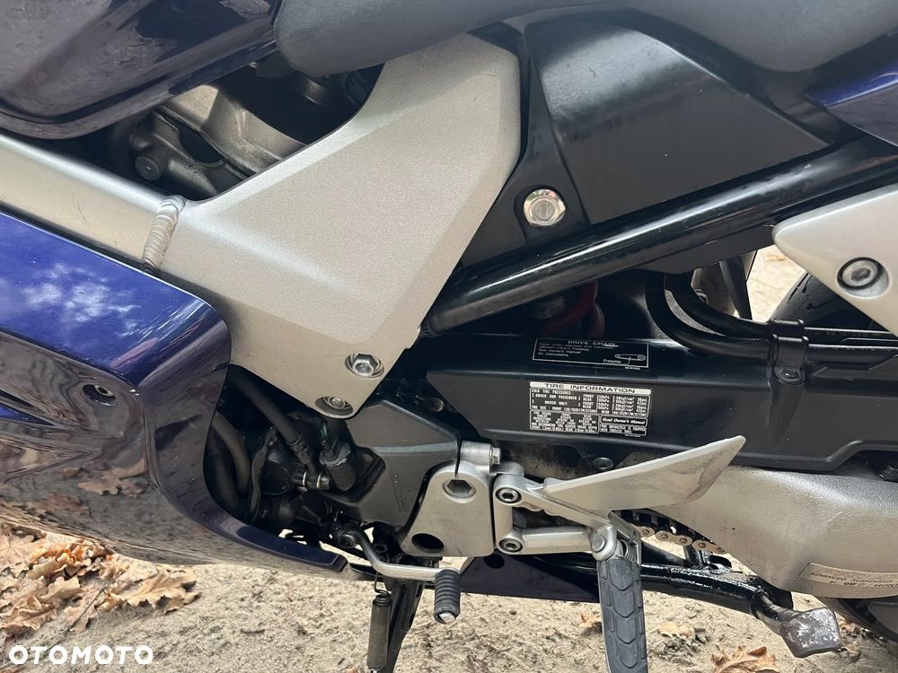 Honda VFR - 4