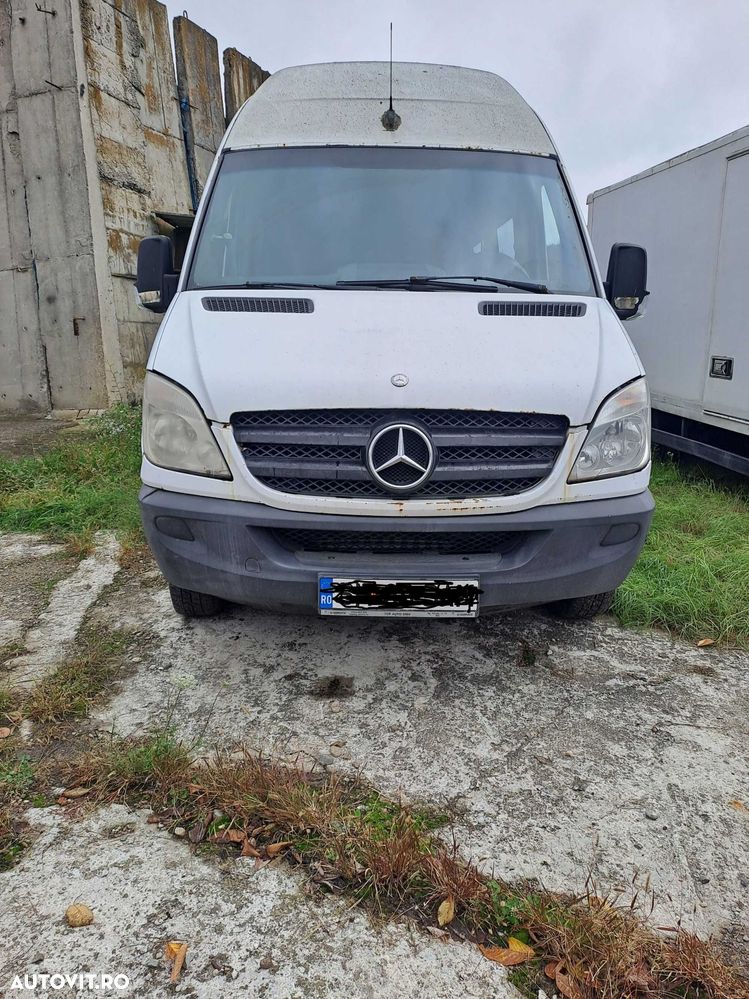 Dezmembrez Mercedes Sprinter  mot.3.0 CDI Euro 4 punte dubla - 1