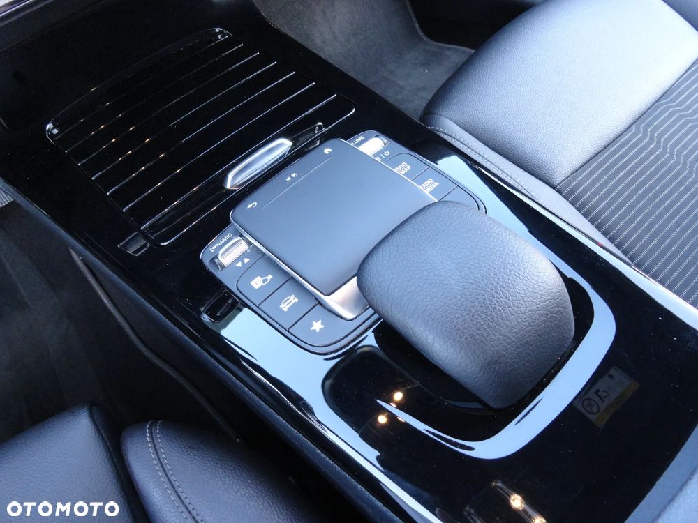 Mercedes-Benz CLA 200 d Shooting Brake 8G-DCT Edition Progressive Line - 16