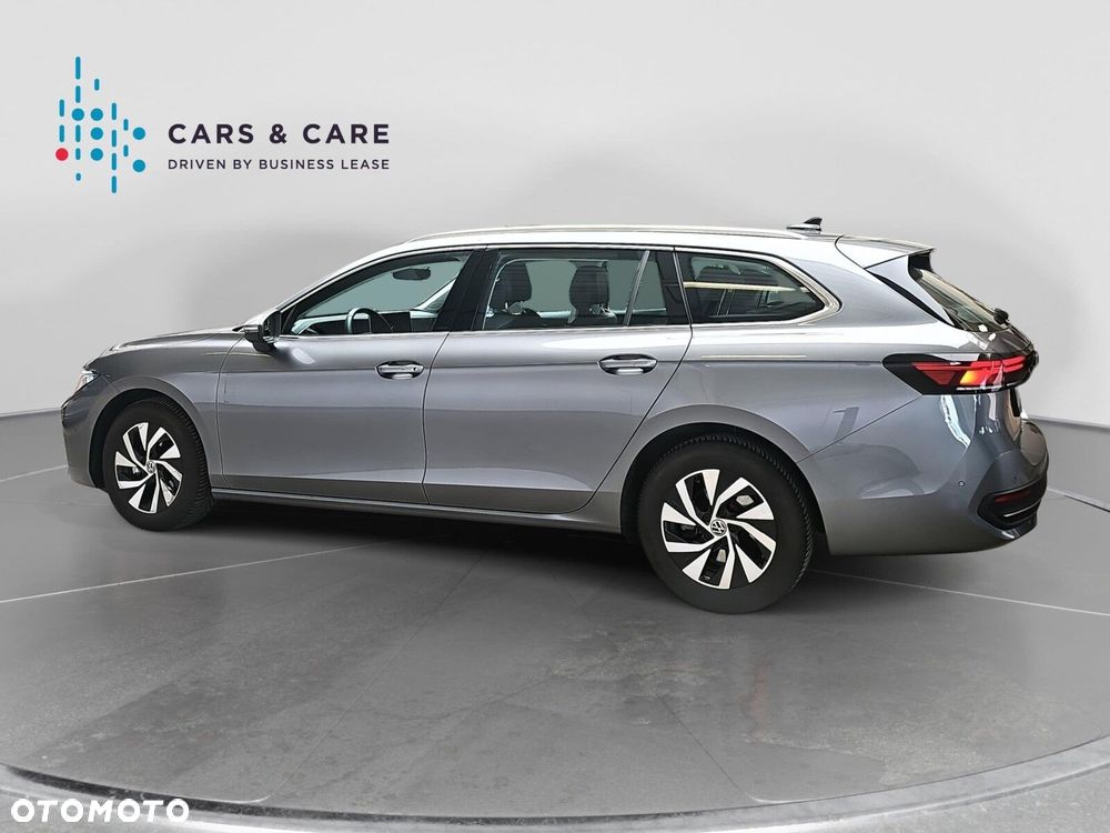 Volkswagen Passat - 32